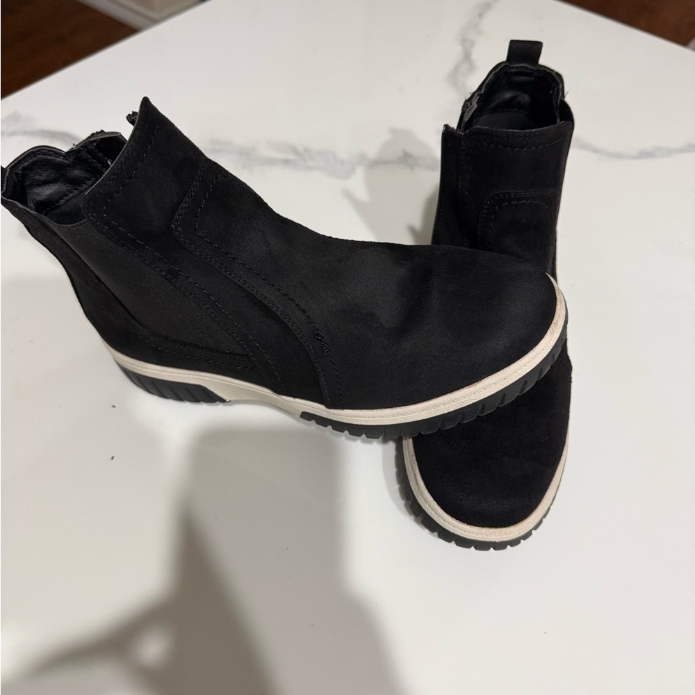 White Mountain Black Boat Shoes